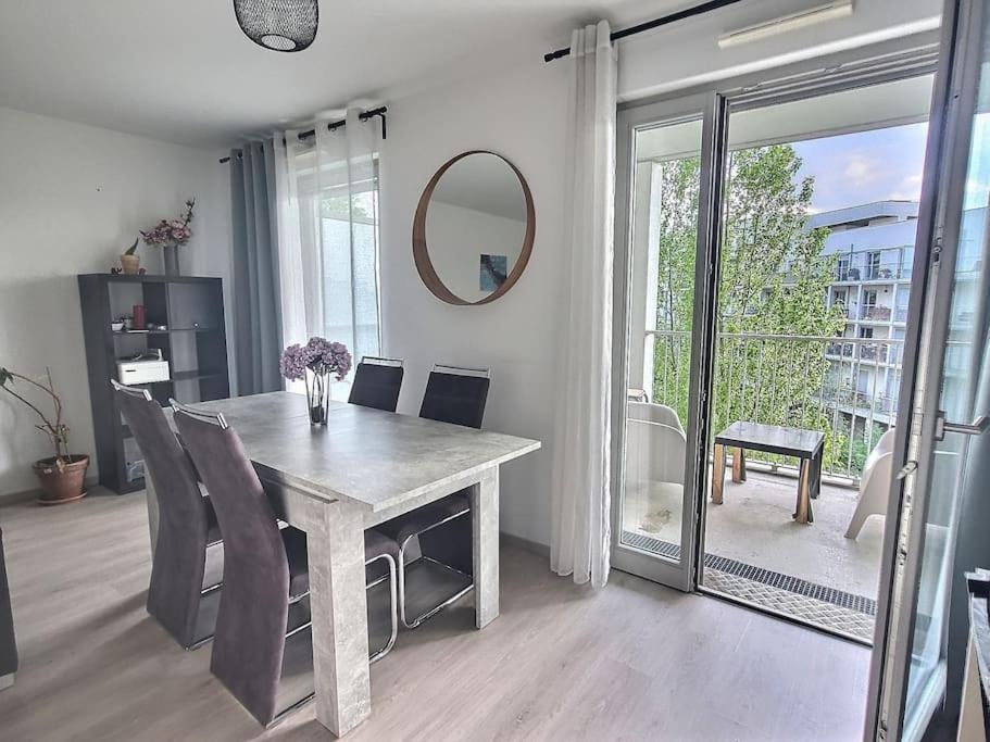 Superbe Appartement Avec 2 Balcons - Vue Sur La Cathedrale Environ 15 Min En Tram Strasbourg Exterior photo